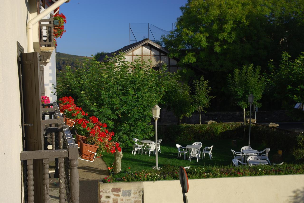 Hotel Rural Loizu Burguete Exterior foto